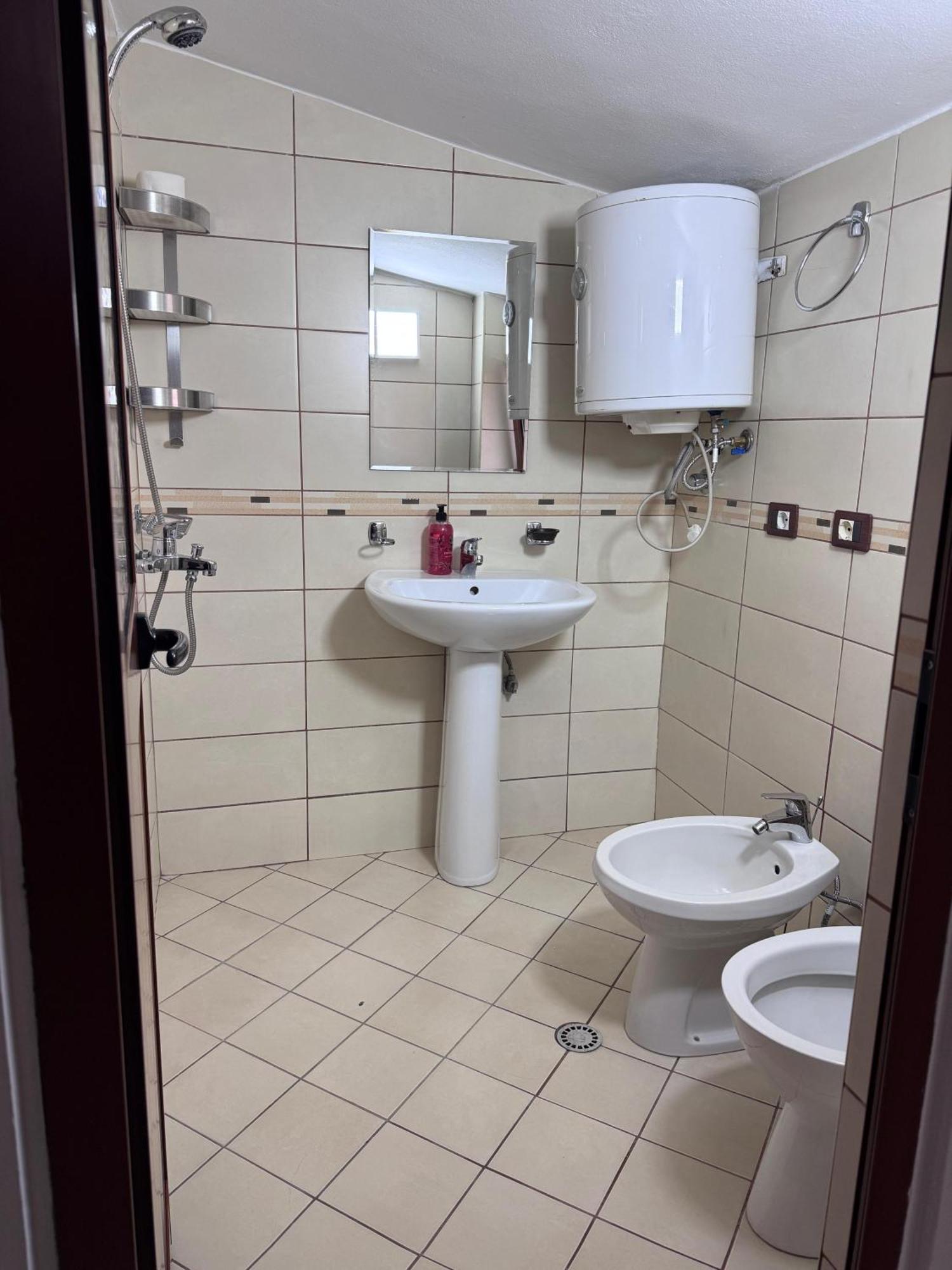 Aleksi&Eli Apartment Shkodër Екстериор снимка